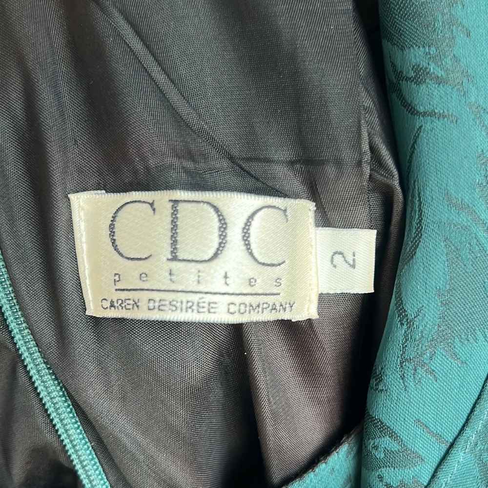 CDC Sleeveless Tiered Dress Size 2P - Picture 4 of 4